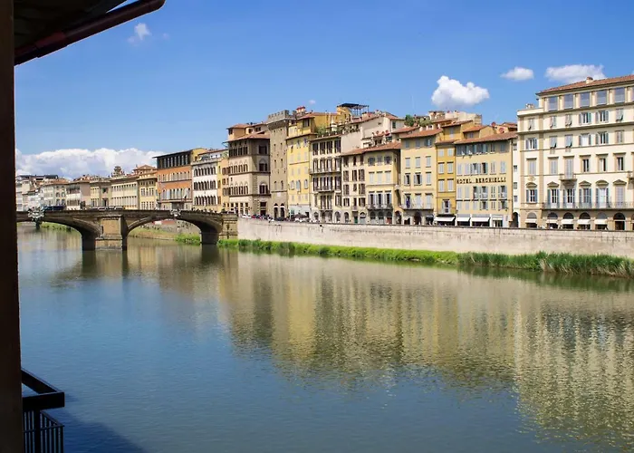 Specchi Su Pontevecchio